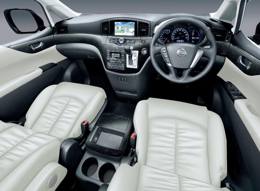  Nissan Elgrand Rider by Autech 2010 года  (фото 2 из 6)